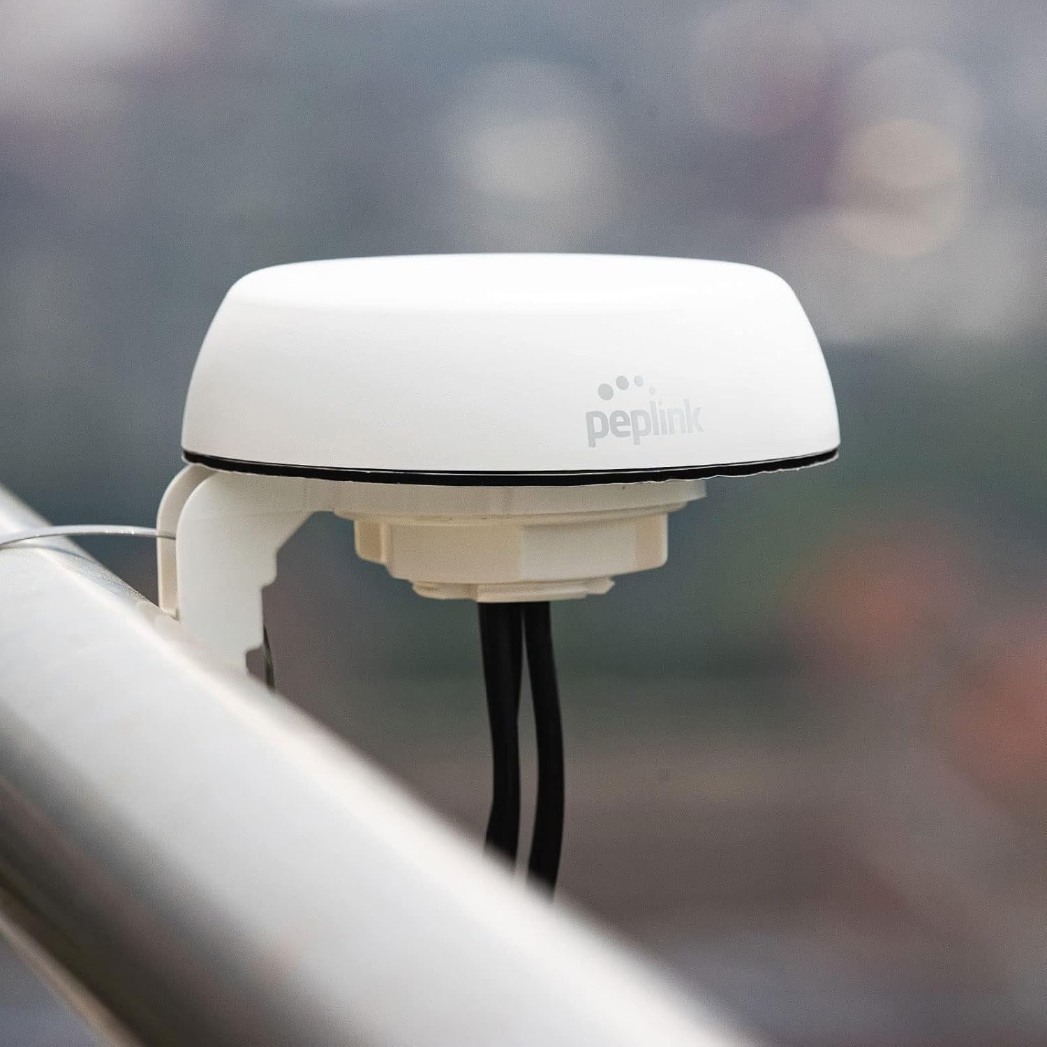 पेपलिंक सेलुलर एंटीना मोबिलिटी 40G | 5G/LTE रेडी 4x4 MIMO मल्टी बैंड एक्सटर्नल राउटर कंप्यूटर नेटवर्किंग एंटीना सिस्टम GPS रिसीवर के साथ | मज़बूत IP68 रेटिंग, SMA | 6.5 फीट, सफ़ेद